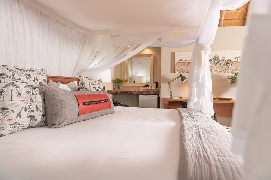 luxury-suite-river-lodge.jpg