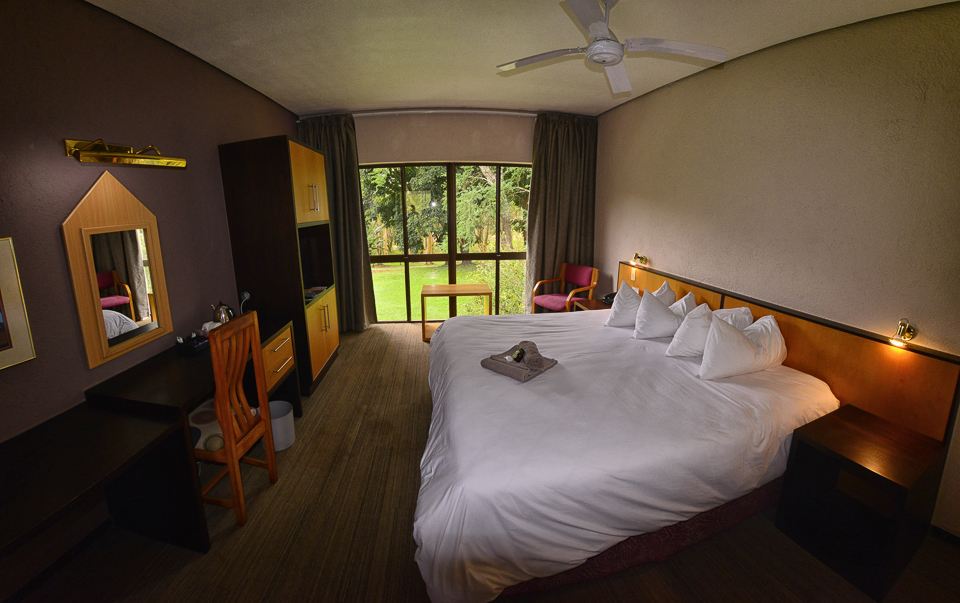 Sanbonani-Hotel-Bedroom_MBU7357_IJFR.jpg
